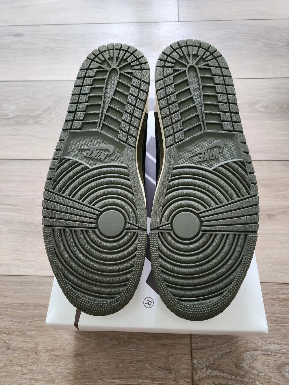 Travis Scott Medium Olives Jordan 1 Low